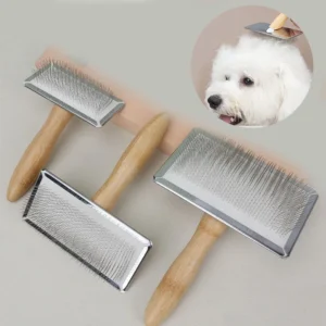 Wooden handle shedding comb for short haired dogs